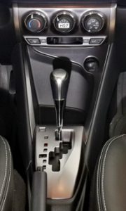 toyota-yaris-2015-can-so