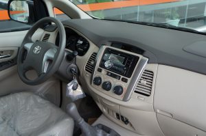 Toyota-innova-2015-noi-that