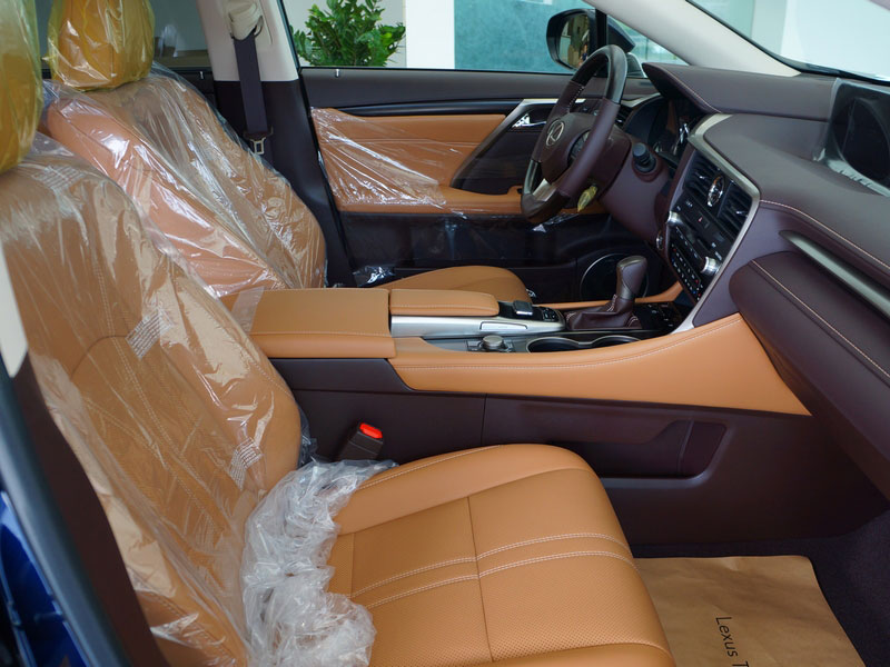 Nội thất nâu da bò xe Lexus RX350 chính hãng rất được ưa chuộng tại Lexus Thăng Long