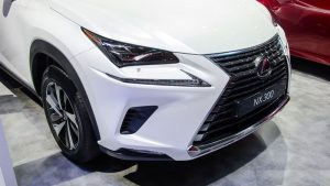 Đèn pha phía trước Lexus NX300